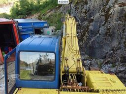 Kobelco SK200LC Excavator with digging bucket
