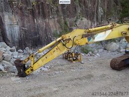 Kobelco SK200LC Excavator with digging bucket