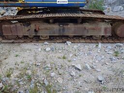 Kobelco SK200LC Excavator with digging bucket