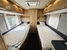 KNAUS Sky Ti 700 MEB Platinum Selection Hubstützen