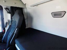 Iveco AS 440 S57 S-Way E6d tractor unit 6x2