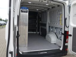 VW Crafter Kasten 35 L2H1 SORTIMO-REGALE/AHK/PDC