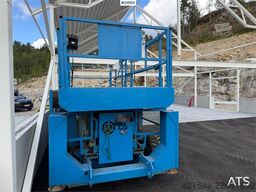 Genie GS-338 4X4 scissor lift