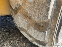 Hydrema 922D dumper with white plates