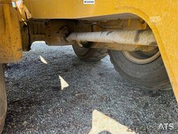 Hydrema 922D dumper with white plates