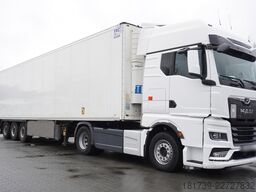 SCHMITZ refrigerator semi-trailer / Carrier