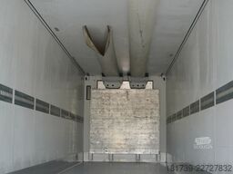 SCHMITZ refrigerator semi-trailer / Carrier