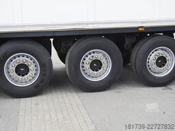 SCHMITZ refrigerator semi-trailer / Carrier