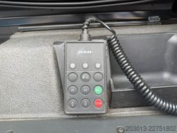 MAN TGX 26.470 Euro 6 Abrollkipper mit Ladekran