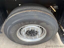 MAN TGX 26.470 Euro 6 Abrollkipper mit Ladekran