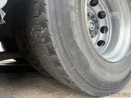 MAN TGX 26.470 Euro 6 Abrollkipper mit Ladekran
