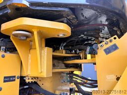 CATERPILLAR 950M Radlader mit Schaufel 2.062 BTH
