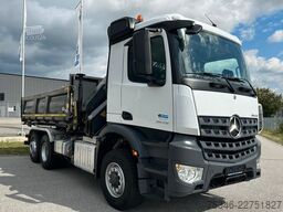 MERCEDES-BENZ Arocs 2545 Kipper/Kran/6x4-4/Lenkachse/128 tkm