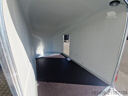 Cheval Liberté schöner blauer Anhänger aerodynamisch Leichtmetallräder Heckrampe Tür