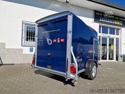 Cheval Liberté schöner blauer Anhänger aerodynamisch Leichtmetallräder Heckrampe Tür