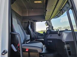 RENAULT T 460 6X2 STEERAXLE LIFT