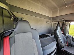 RENAULT T 460 6X2 STEERAXLE LIFT