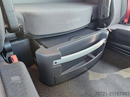RENAULT T 520