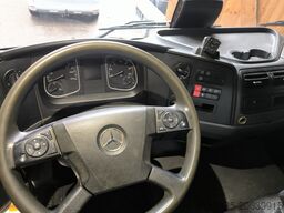 Mercedes-Benz Atego 821