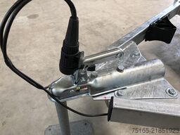 Vezeko Motovan B 08+Box Motorradanhänger