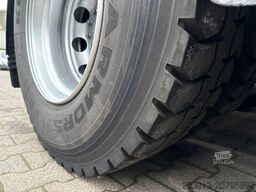 MAN TGS 26.440 Zugmaschine + Atlas Kran 5 Ausschube