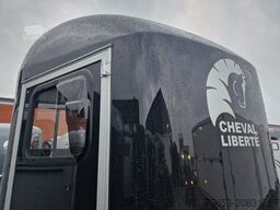 Cheval Liberté Alu Pferdeanhänger Origin Sattelkammer