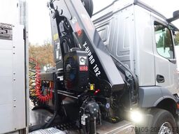 Mercedes-Benz Actros 2133 L Trekker + Hiab Kraan met City Tra...