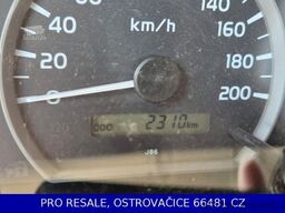 TOYOTA LAND CRUISER 79 + HUBARBEITSBÜHNE SOCAGE