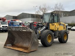 Komatsu WA 250PZ-6 ŁADOWARKA KOŁOWA