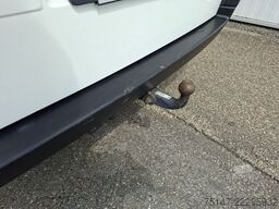 VOLKSWAGEN T4 Caravelle 2.4l Bus 9-Sitzer AHK ex-DLRG
