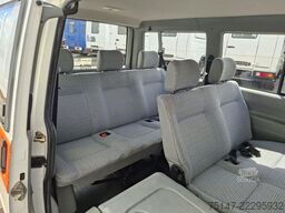 VOLKSWAGEN T4 Caravelle 2.4l Bus 9-Sitzer AHK ex-DLRG