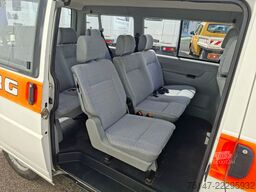 VOLKSWAGEN T4 Caravelle 2.4l Bus 9-Sitzer AHK ex-DLRG