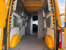 Mercedes-Benz eSprinter 312 DHL Regal KEP-Ausbau