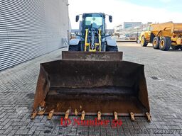 Kramer 8180 4x4x4 Bucket + Forks!