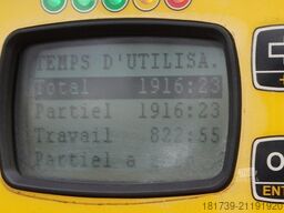 Renault C280 DTI 8 / FASSI crane 5.6T / range 8m