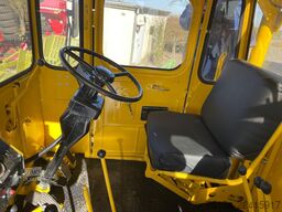 Kirovets K700A V8