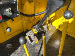 Kirovets K700A V8