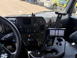 Mercedes-Benz Arocs 3243 8x4 Schwarzmüller / Swiss-Vehicle