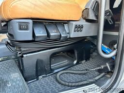 SCANIA R380 6x2 LL 7 Pferde + Bad/ TV/ WC/ Küche