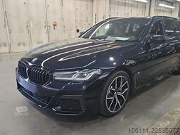 BMW 530 i xDrive M Sport Laser/Panorama/AHK/HarmanKa