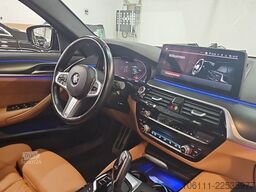 BMW 530 i xDrive M Sport Laser/Panorama/AHK/HarmanKa