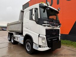 Volvo FH 540 6x4 RETARDER / TANDEM AXLE LIFT / SNOWPL...