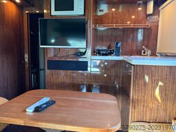 SCANIA Pferdetranporter R380