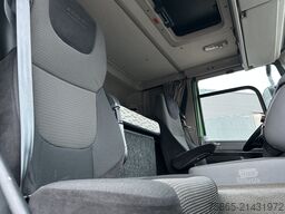 DAF CF 330 FT / Sleeper Cab / 616 dkm / NL Truck