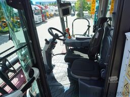 ROSTSELMASH VECTOR 425 RSM-101 grain harvester+Heade