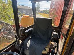 Atlas 1304 Wheeled Excavator – 2 Buckets