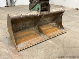 JCB JS 130 LC