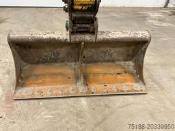 JCB JS 130 LC