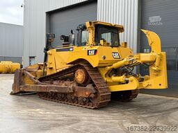 Caterpillar D8T