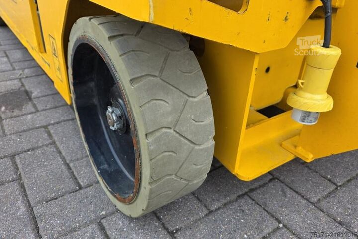 Scissor lift JCB S3246E Electric, 12m Working Height, 320kg Capacit